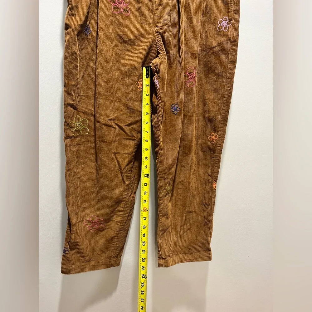 Women's Urban Outfitters Daisy Embroidered Corduroy, LARGE‎